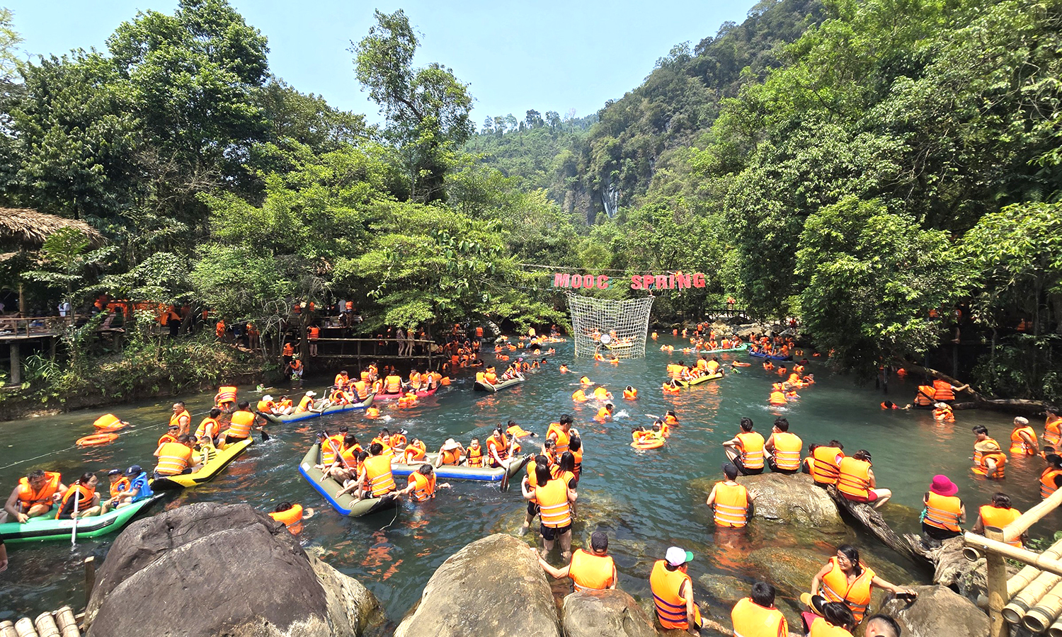 Vườn Quốc gia Phong Nha-Kẻ Bàng đón hơn 41.000 lượt khách trong dịp nghỉ lễ