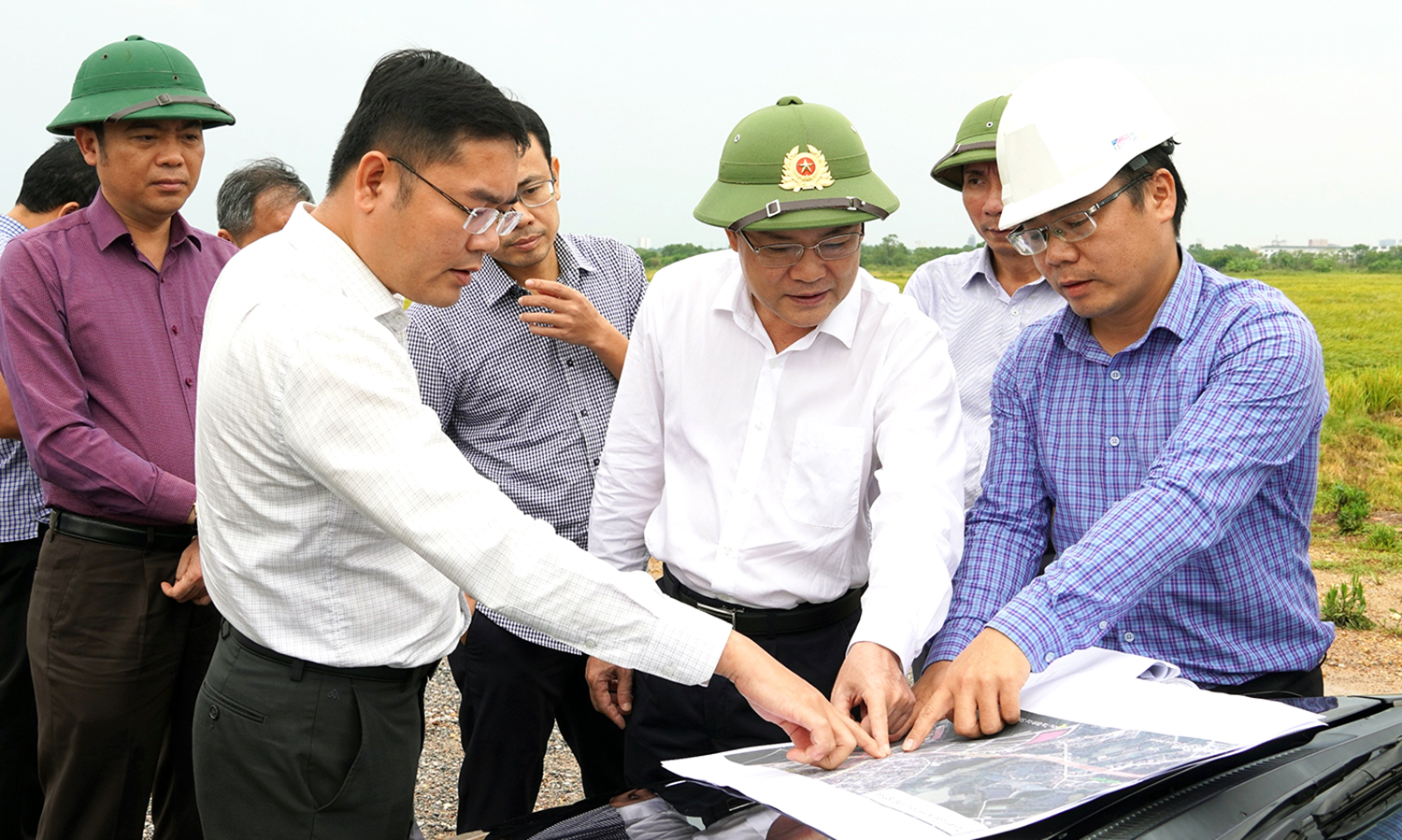 Đồng chí Phó Chủ tịch UBND tỉnh kiểm tra thực địa dự án BIIG2 Quảng Bình